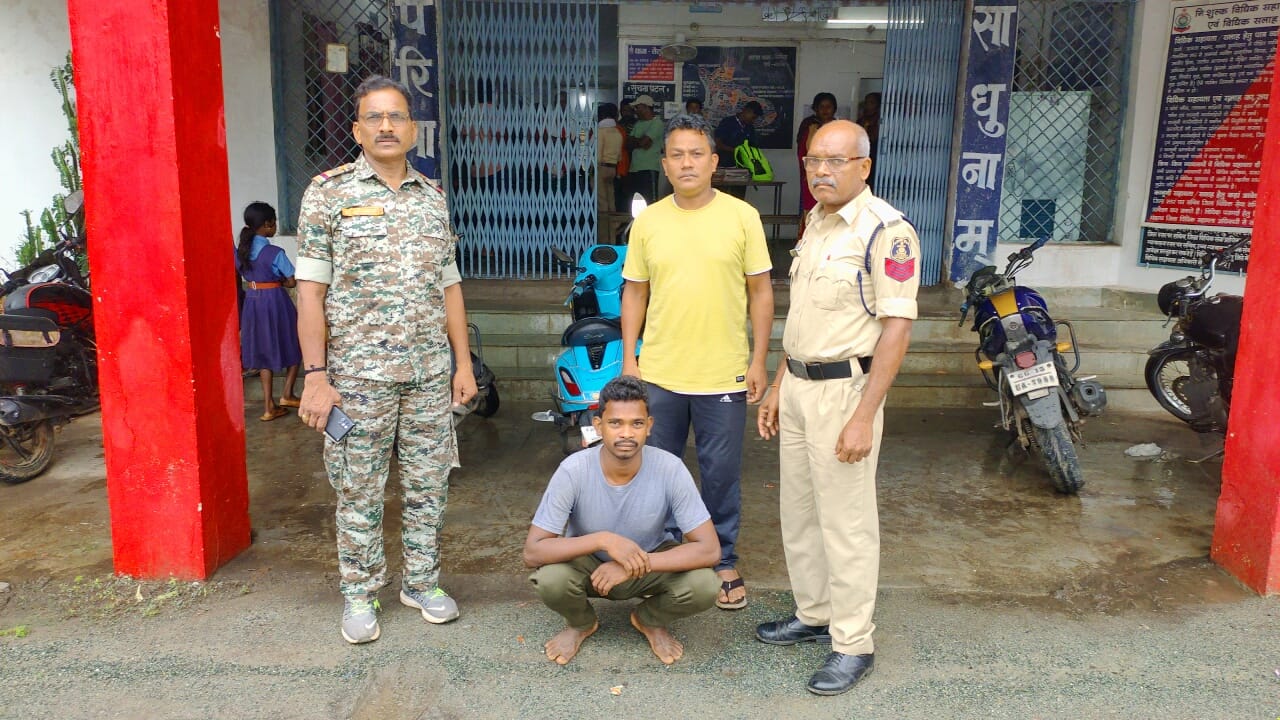 बाइक की चाबी नहीं देने पर बेटे ने किया पिता पर जानलेवा हमला, टांगी से किया लहूलुहान – आरोपी गिरफ्तार…