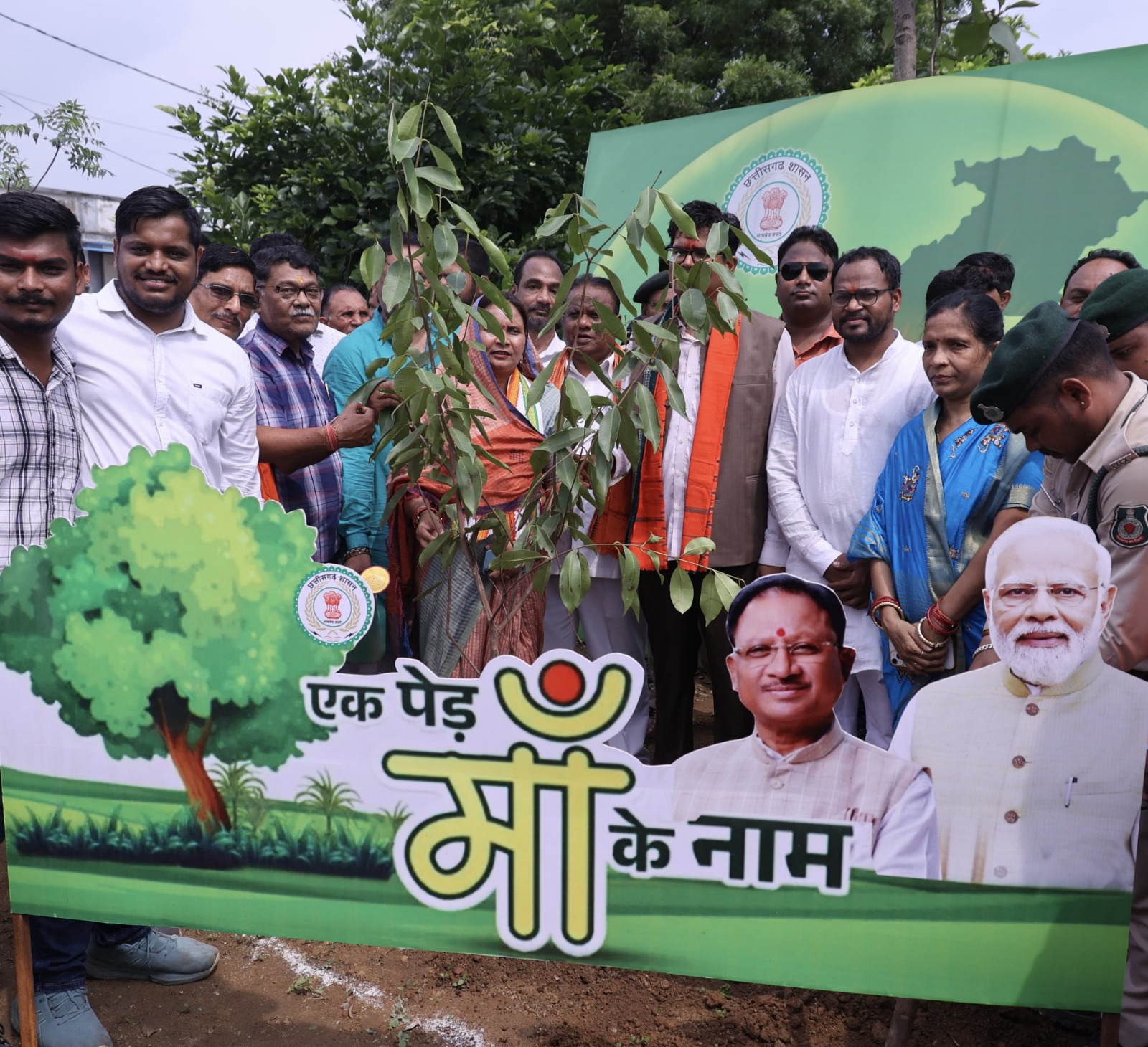 तमनार में सत्ता की छांव में ‘विकास का तमाशा’: शिलान्यास, चरण पादुका और घोषणाओं के बीच मंत्री ने बांटे ‘राजनीतिक संदेश’…