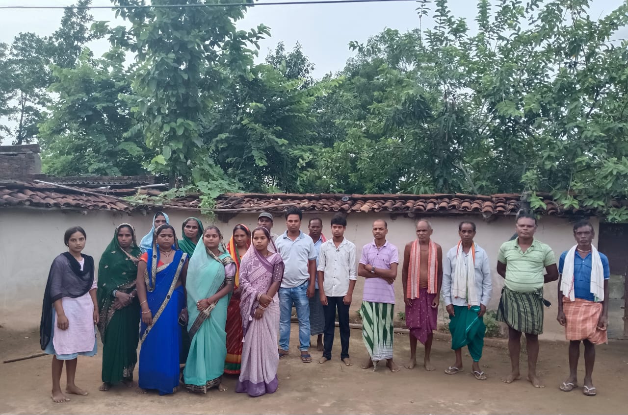पटवारी पर रिश्वतखोरी का गंभीर आरोप, ग्रामवासियों का फूटा गुस्सा: कहा- फौती के बदले मांगे ₹5000, अब होगा जनआंदोलन!…