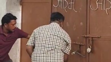 लैलूंगा : राजपुर में “ताले टूटे पंचायत और पुलिस की मौजूदगी में खुला स्कूल नहीं, खुला शासन का सच?…”