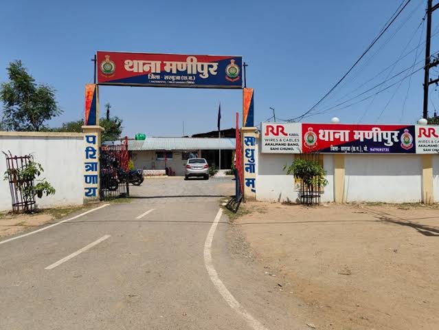 मजनू बना थाना प्रभारी : सरकारी आवास में ‘रात की ड्यूटी’, पति ने रंगेहाथ पकड़ा, पुलिस तंत्र शर्मसार?…