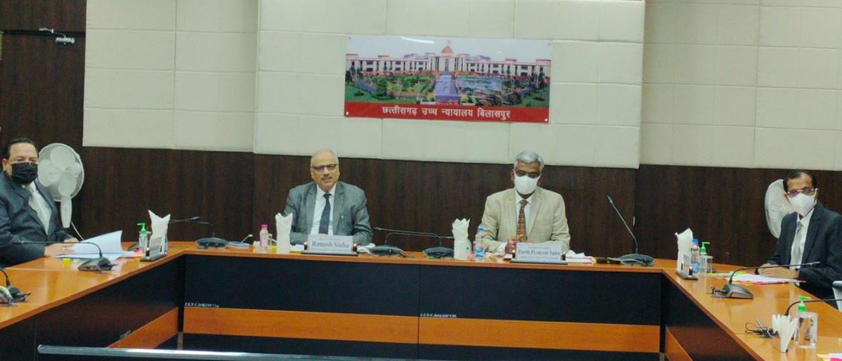 छत्तीसगढ़ की अदालतों में लंबित मामलों की भरमार खत्म करने ‘मध्यस्थता राष्ट्र के लिए’ महा-अभियान शुरू, हाईकोर्ट ने कसी कमर…