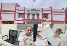 सारंगढ़ कलेक्टर कार्यालय में रिश्वतखोरी का LIVE वीडियो वायरल, मिशल नकल के लिए खुलेआम वसूली!…