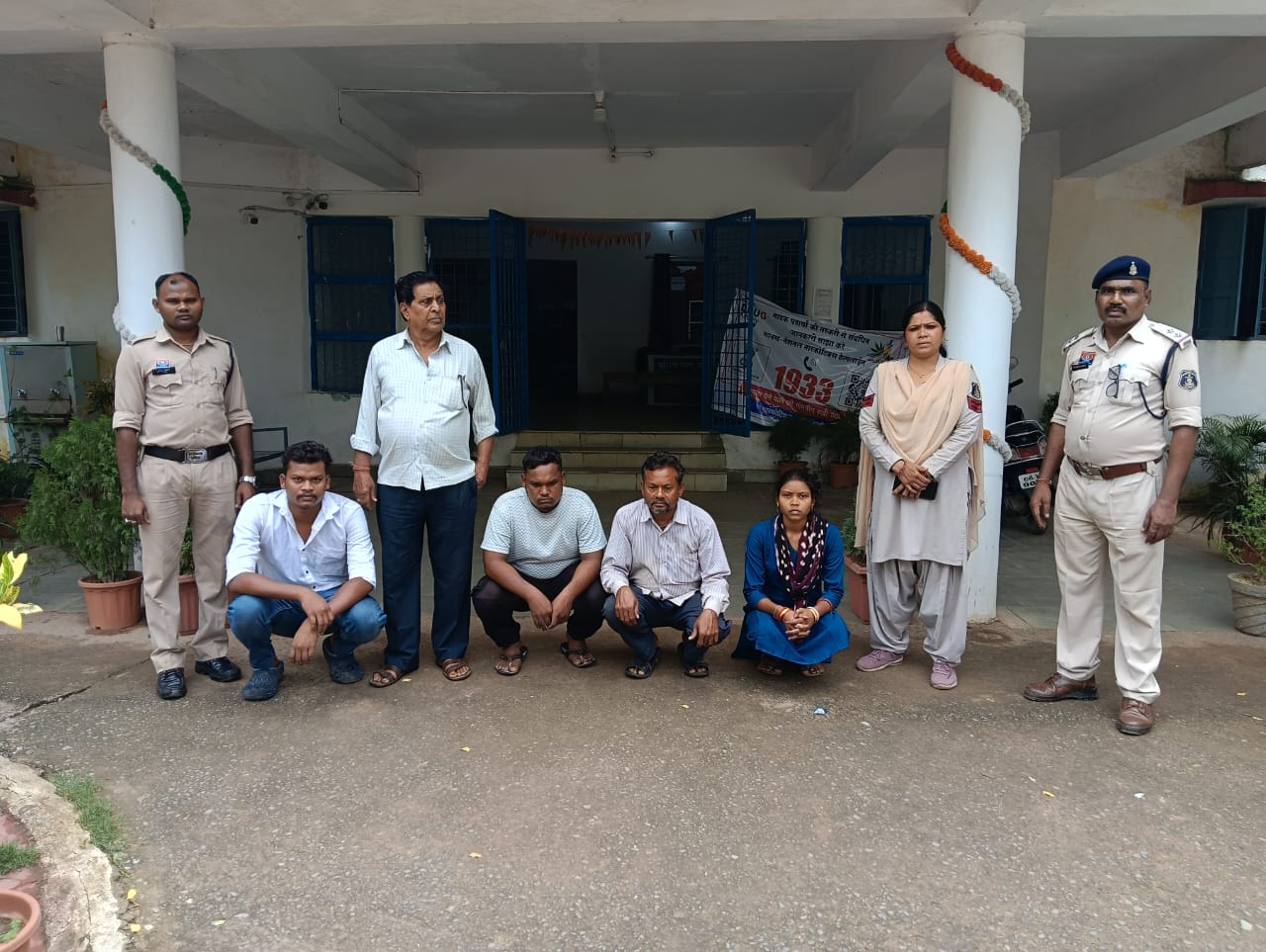 मानसिक प्रताड़ना से टूटकर जान दे बैठा युवक, 5 आरोपी गिरफ्तार…