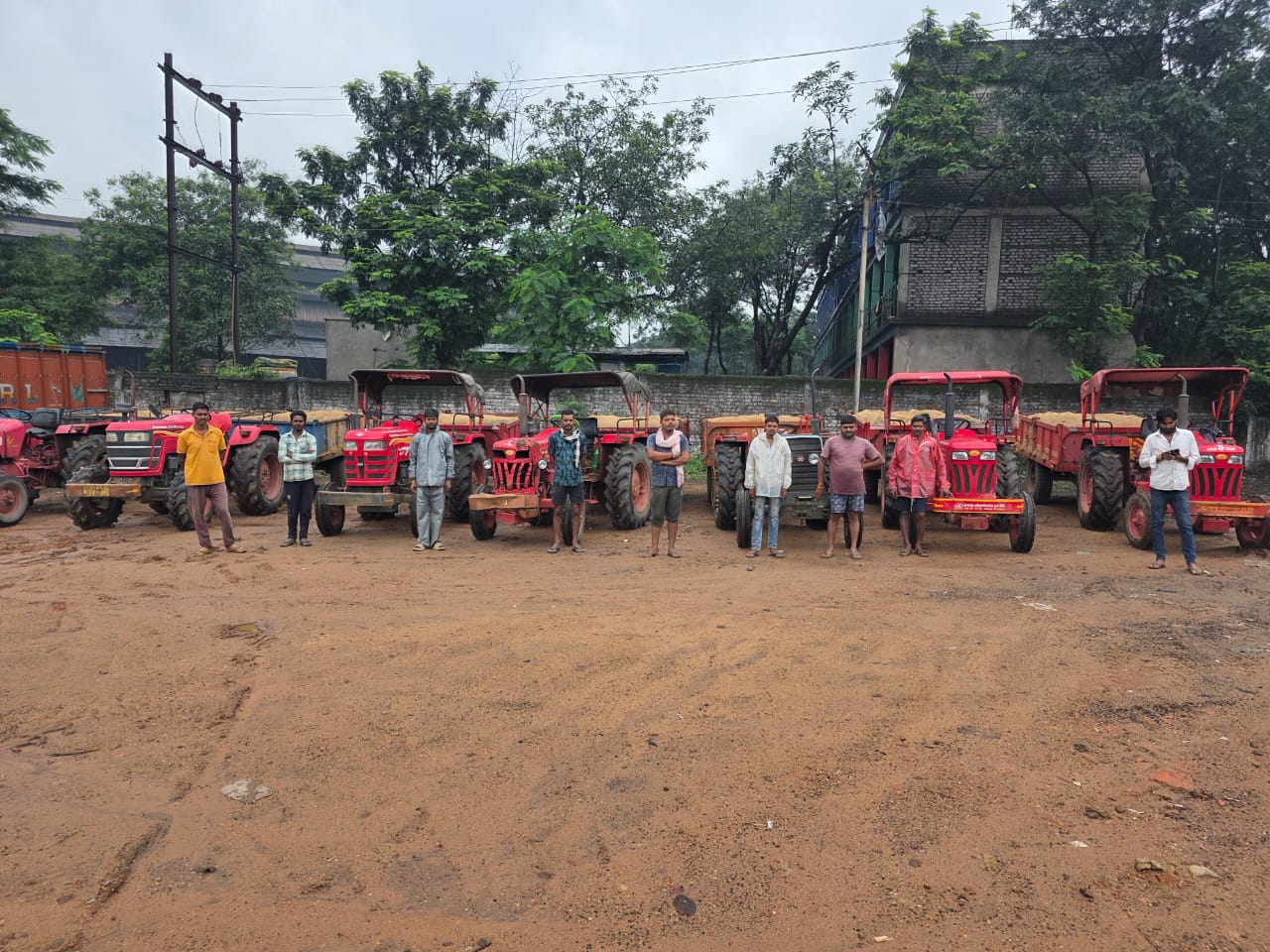 अवैध रेत परिवहन पर पूंजीपथरा पुलिस की बड़ी कार्रवाई ; 9 ट्रैक्टर जब्त, चालकों पर BNSS की धारा 106(1) के तहत कार्रवाई…