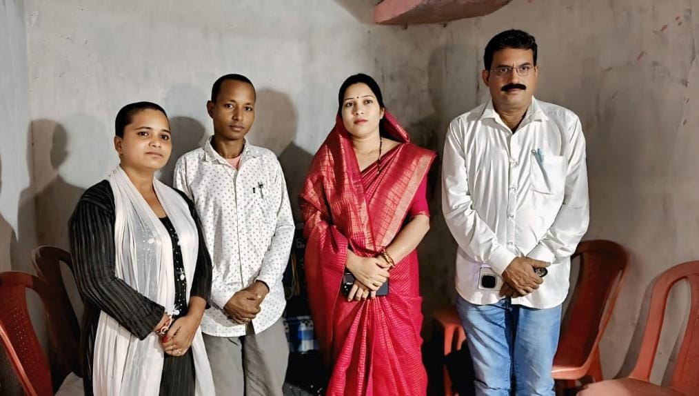 बेटी ने निभाया बेटों का फर्ज, विधायक उत्तरी जांगड़े व जनप्रतिनिधियों ने जया चौहान के साहस को किया सलाम… बेटी ने निभाया बेटों का फर्ज, विधायक उत्तरी जांगड़े व जनप्रतिनिधियों ने जया चौहान के साहस को किया सलाम…