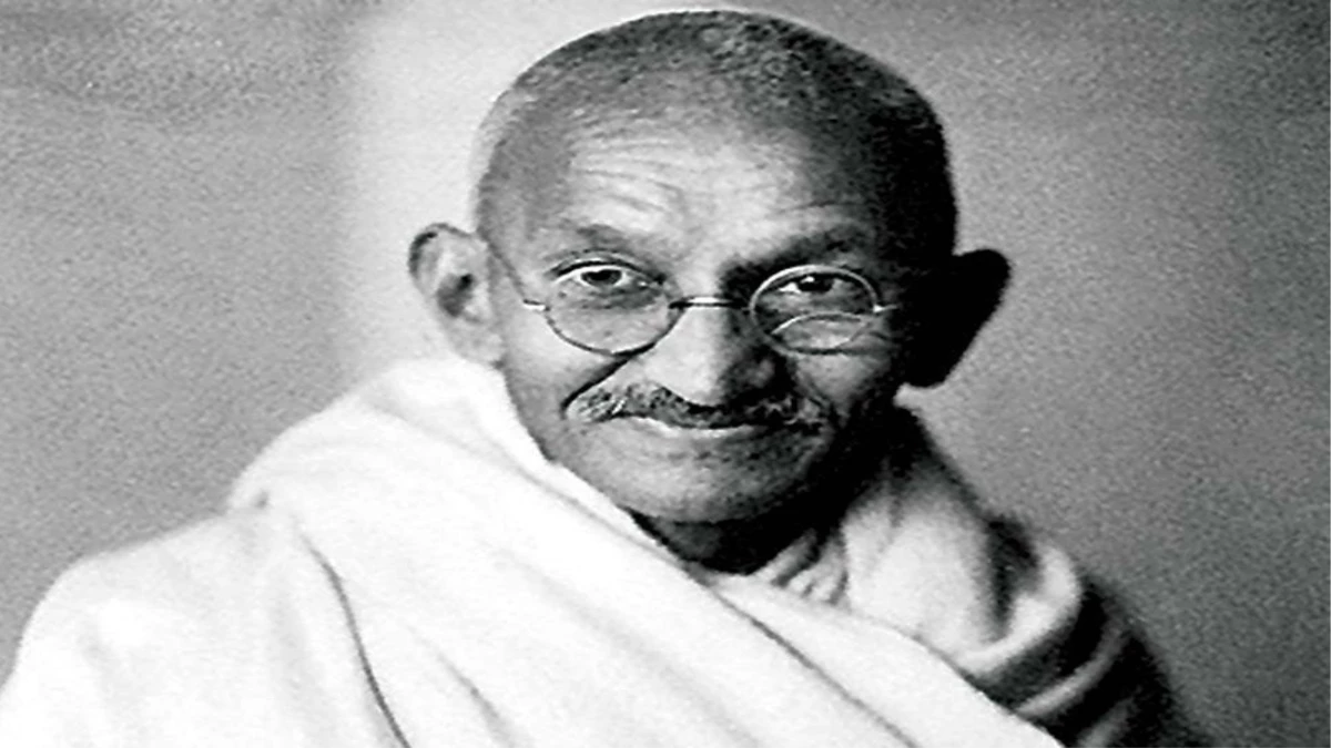 राष्ट्रपिता महात्मा गांधी और छत्तीसगढ़ : सत्याग्रह की धरती पर गूंजती विरासत… राष्ट्रपिता महात्मा गांधी और छत्तीसगढ़ : सत्याग्रह की धरती पर गूंजती विरासत…