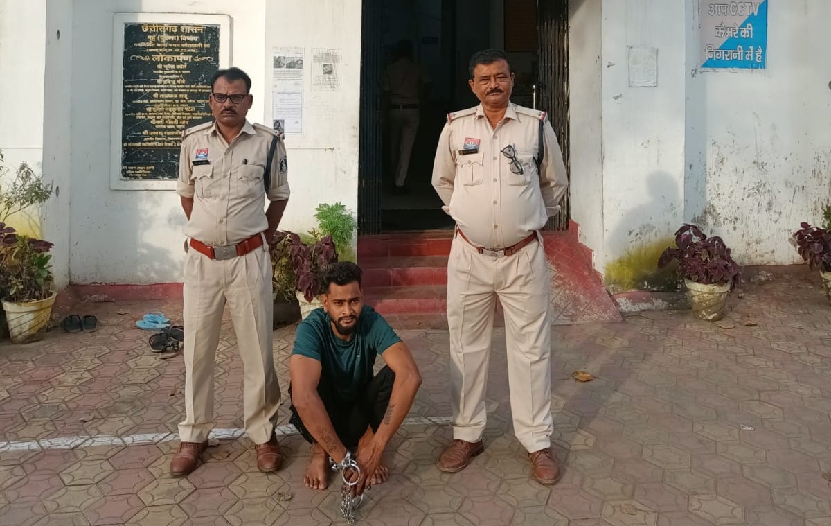 हत्या के प्रयास और एनडीपीएस मामले का फरार आरोपी चंद्रकांत निषाद गिरफ्तार… हत्या के प्रयास और एनडीपीएस मामले का फरार आरोपी चंद्रकांत निषाद गिरफ्तार…