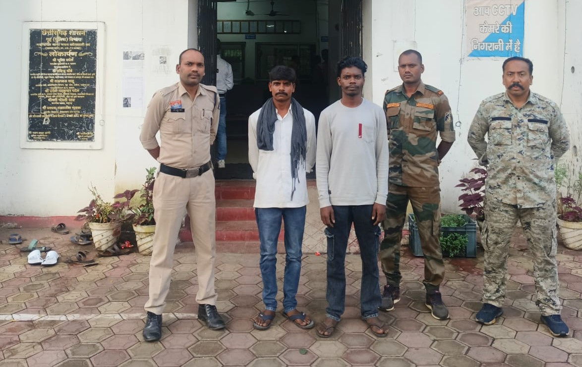 नाबालिग से बर्बर मारपीट का वीडियो वायरल – कोतवाली पुलिस की ताबड़तोड़ कार्रवाई, दोनों आरोपी गिरफ्तार… नाबालिग से बर्बर मारपीट का वीडियो वायरल – कोतवाली पुलिस की ताबड़तोड़ कार्रवाई, दोनों आरोपी गिरफ्तार…