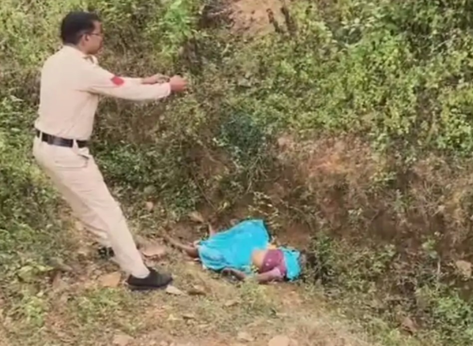 सोनवाही जंगल में महिला की लाश मिलने से सनसनी – हत्या की पुष्टि, पुलिस ने दर्ज किया अपराध… सोनवाही जंगल में महिला की लाश मिलने से सनसनी – हत्या की पुष्टि, पुलिस ने दर्ज किया अपराध…