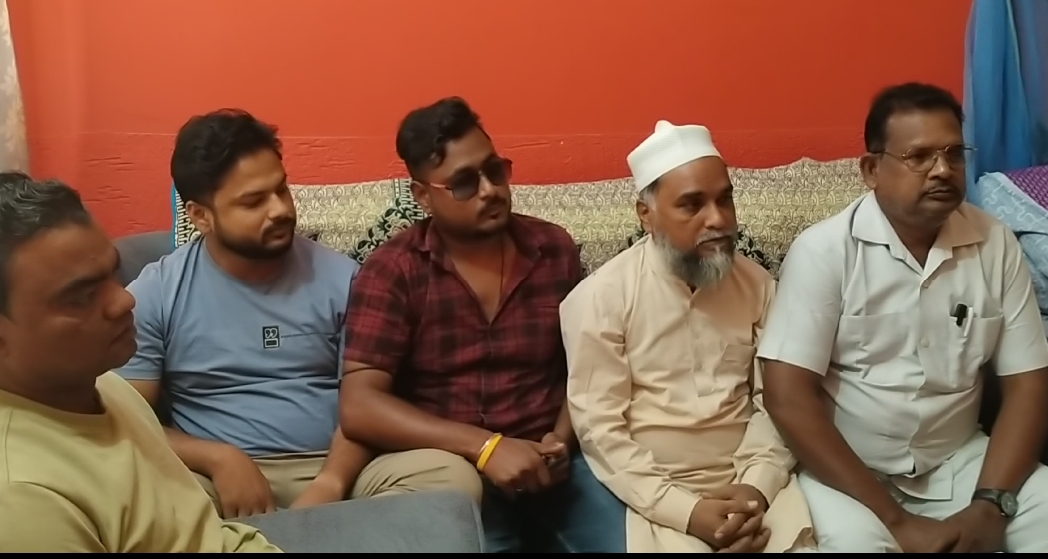 कुनकुरी में परिषद संचालन समिति से पार्षद रुखसाना बानो को हटाने पर विवाद गहराया… कुनकुरी में परिषद संचालन समिति से पार्षद रुखसाना बानो को हटाने पर विवाद गहराया…