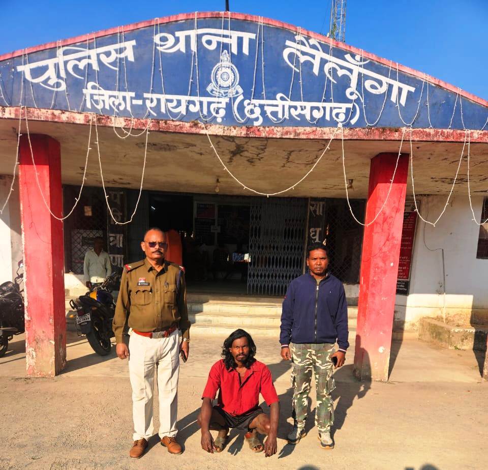 घरेलू विवाद बना जानलेवा: पत्नी की हत्या कर भागे आरोपी की जंगल से गिरफ्तारी… घरेलू विवाद बना जानलेवा: पत्नी की हत्या कर भागे आरोपी की जंगल से गिरफ्तारी…