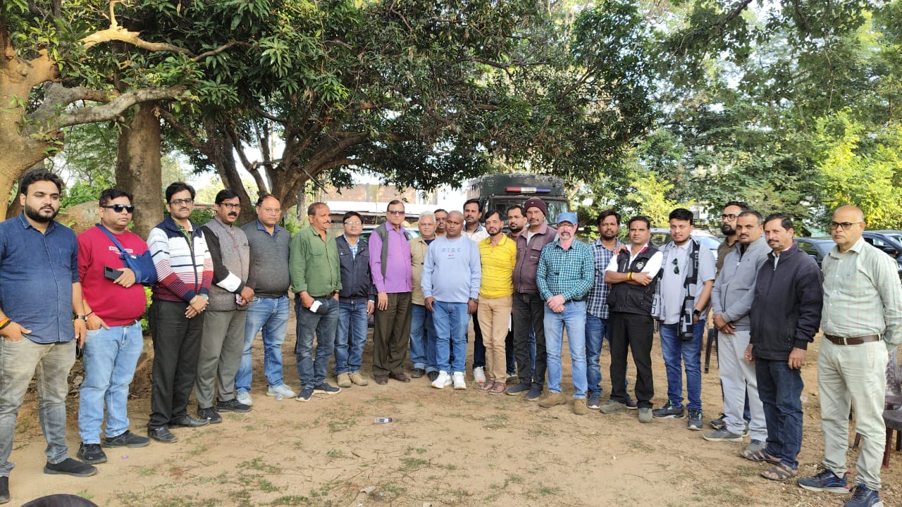 मुख्यमंत्री के गृह ज़िले जशपुर में पत्रकारों की बग़ावत – प्रशासनिक दबाव के खिलाफ कुनकुरी में आपात बैठक, जनसंपर्क ग्रुप से सामूहिक बहिष्कार… अपराधी कौन कलेक्टर साहब??… मुख्यमंत्री के गृह ज़िले जशपुर में पत्रकारों की बग़ावत – प्रशासनिक दबाव के खिलाफ कुनकुरी में आपात बैठक, जनसंपर्क ग्रुप से सामूहिक बहिष्कार… अपराधी कौन कलेक्टर साहब??…