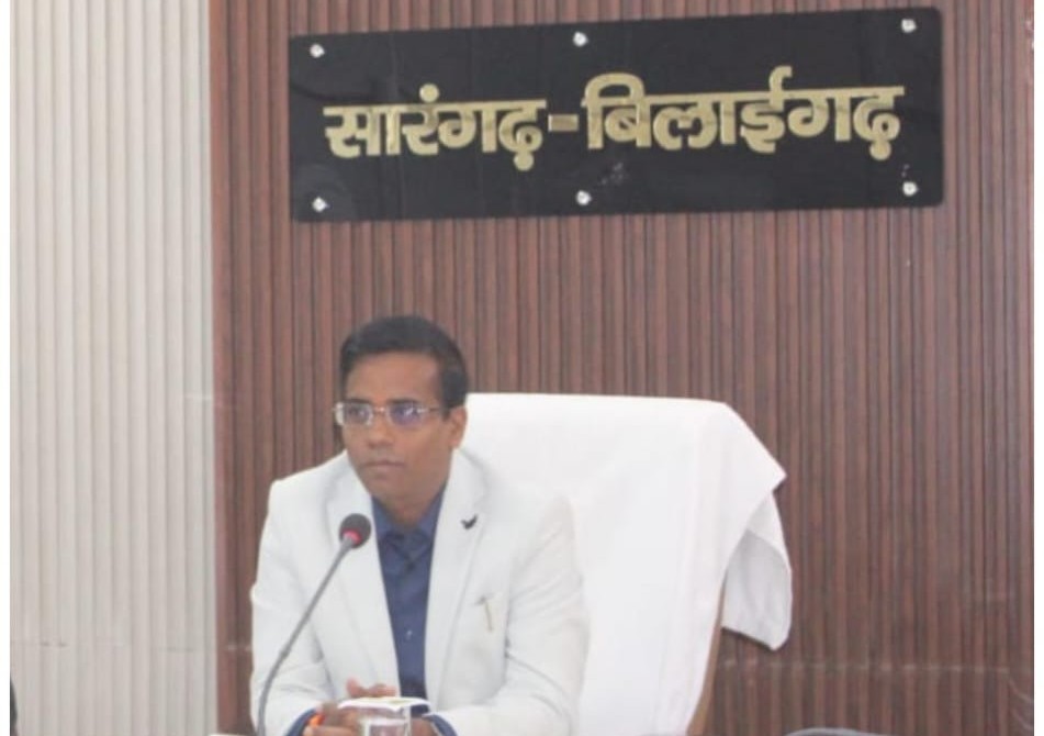 सारंगढ़-बिलाईगढ़ : अवैध धान पर ‘कलेक्टर का हंटर’, कोचियों की खैर नहीं; सड़क निर्माण के लिए अधिकारियों को मिला सिर्फ 7 दिन का अल्टीमेटम…