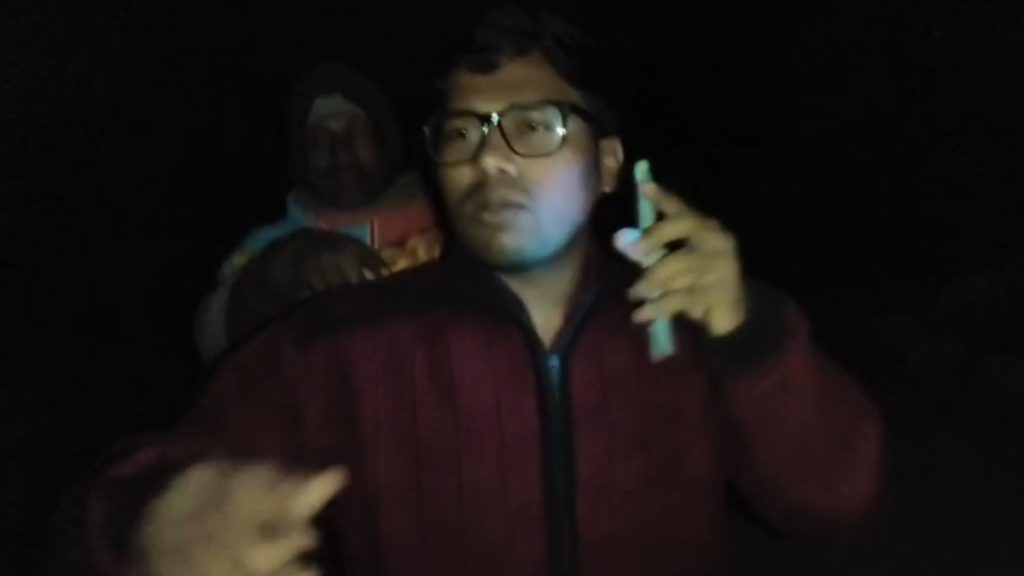 बड़ा खुलासा: ‘रक्षक’ ही निकला ‘तस्कर’? कवर्धा में ग्रामीणों ने नायब तहसीलदार को धान तस्करी कराते रंगे हाथों दबोचा!…