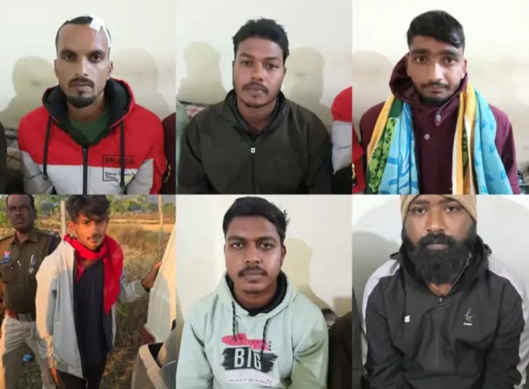 सीतापुर बवाल : आरोपियों पर प्रशासन का ‘बुलडोजर प्रहार’, 6 और गिरफ्तार; अब तक कुल 19 सलाखों के पीछे…लापरवाही पर थानेदार नपे… सीतापुर बवाल : आरोपियों पर प्रशासन का ‘बुलडोजर प्रहार’, 6 और गिरफ्तार; अब तक कुल 19 सलाखों के पीछे…लापरवाही पर थानेदार नपे…