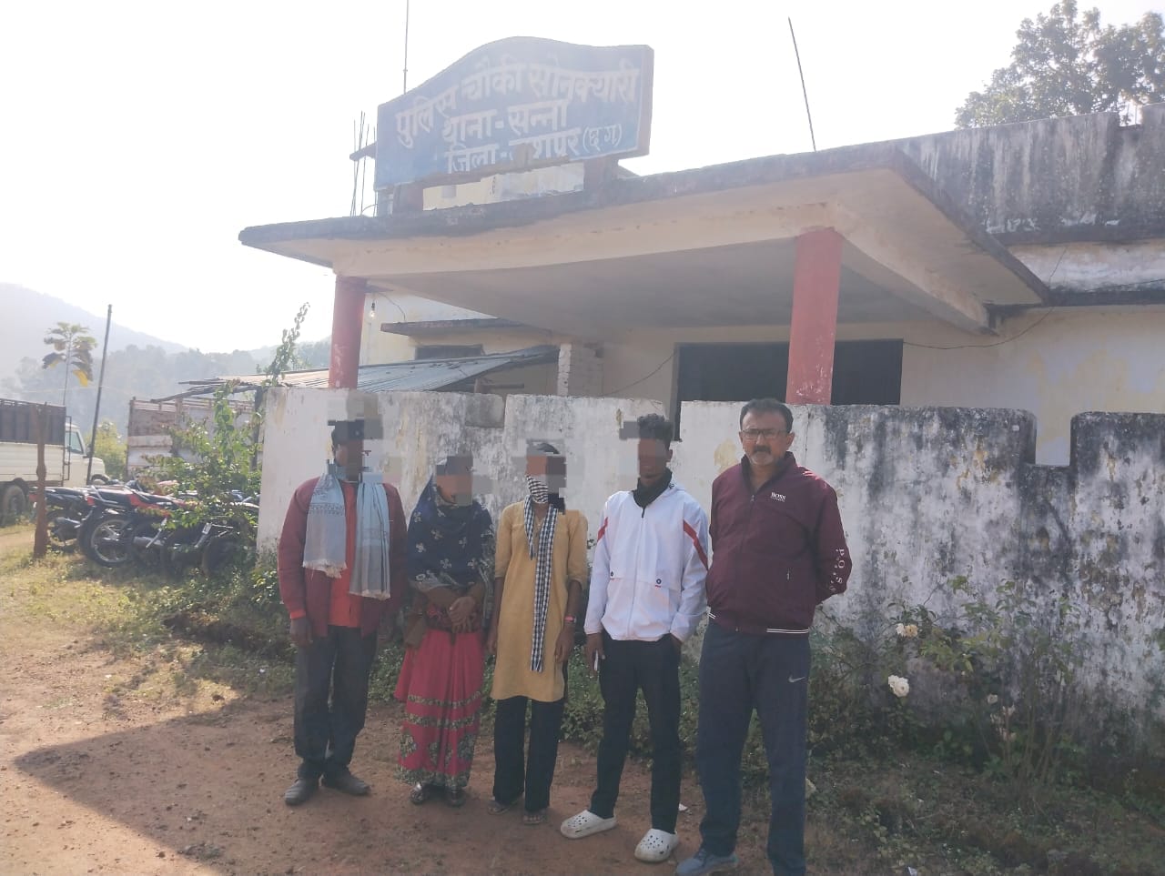 जशपुर : ‘ऑपरेशन मुस्कान’ से लौटीं खुशियां, पुलिस ने 15 दिनों में 6 गुमशुदा बेटियों को खोज निकाला; हैदराबाद और झारखंड तक जाकर की तलाश…