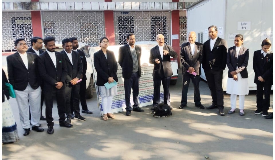 “मानवाधिकार दया नहीं, जन्मसिद्ध अधिकार है” : घरघोड़ा न्यायालय परिसर में जजों और अधिवक्ताओं ने कुरीतियों पर किया करारा प्रहार…