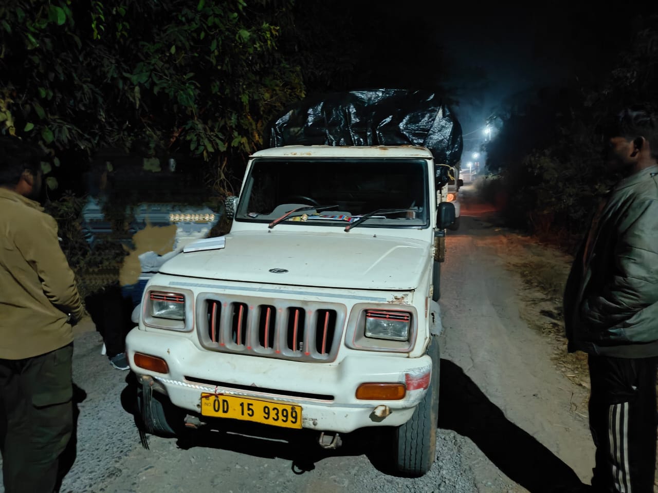 कानून का खौफ खत्म? 48 घंटे पहले जिस गाड़ी को छोड़ा, उसी से फिर हो रही थी तस्करी; रायगढ़ प्रशासन ने रंगे हाथों दबोचा…