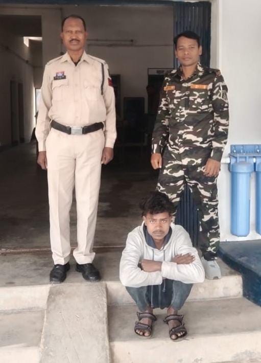 मछली की सब्जी पर विवाद : दोस्त ने दोस्त पर किया टंगिया से हमला, आरोपी गिरफ्तार…