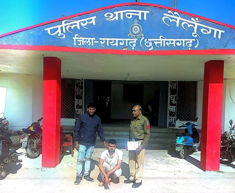 बड़ी कार्रवाई: ओडिशा से गांजा तस्करी करने वाला फरार आरोपी चढ़ा लैलूंगा पुलिस के हत्थे… बड़ी कार्रवाई: ओडिशा से गांजा तस्करी करने वाला फरार आरोपी चढ़ा लैलूंगा पुलिस के हत्थे…