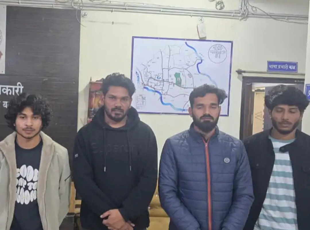 बिलासपुर : ‘MR’ बनकर किराए के कमरे में अय्याशी, पत्रकार कॉलोनी में पुलिस का छापा; युवक-युवतियां गिरफ्तार…