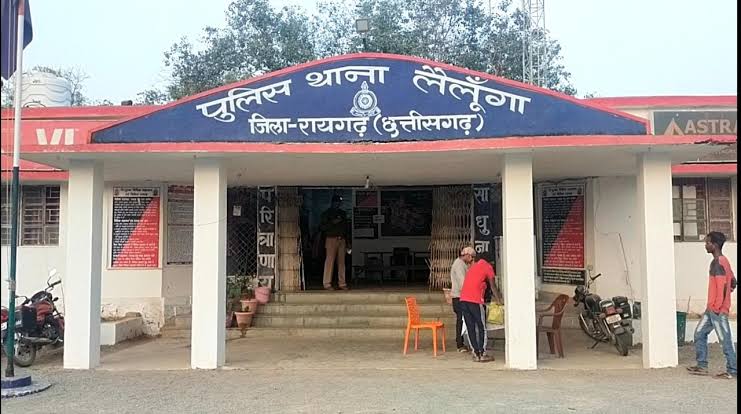 लैलूंगा : धान की खुशियां मातम में बदलीं… ट्रैक्टर के मडगार्ड से गिरकर महिला की दर्दनाक मौत, सिर को कुचलते हुए निकल गया पहिया… लैलूंगा : धान की खुशियां मातम में बदलीं… ट्रैक्टर के मडगार्ड से गिरकर महिला की दर्दनाक मौत, सिर को कुचलते हुए निकल गया पहिया…