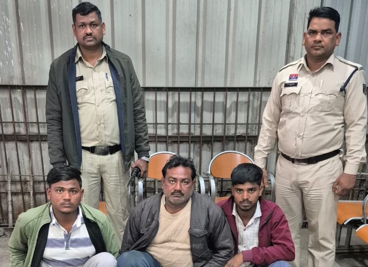 शहर के “शेर” पुलिस के सामने हुए “ढेर”: मिनीमाता चौक पर गुंडागर्दी करने वालों को जूटमिल पुलिस ने भेजा जेल…