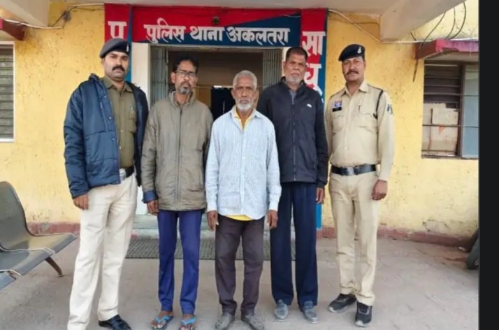 करोड़ों की जमीन, फर्जी आधार और 3 साल की फरारी: जांजगीर में ₹24 लाख के मुआवजा घोटाले का पर्दाफाश… करोड़ों की जमीन, फर्जी आधार और 3 साल की फरारी: जांजगीर में ₹24 लाख के मुआवजा घोटाले का पर्दाफाश…