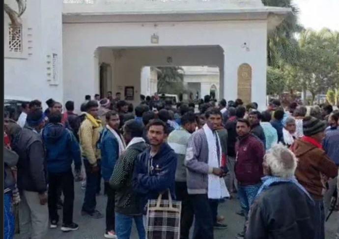 सरगुजा में ‘कर्ज’ का कोहराम : किसानों के नाम पर करोड़ों का डाका, दाने-दाने को मोहताज हुए अन्नदाता!…