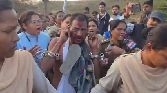 तमनार का ‘तालिबानी’ न्याय : क्या छत्तीसगढ़ में अब कानून की जगह ‘भीड़ तंत्र’ का राज है?…