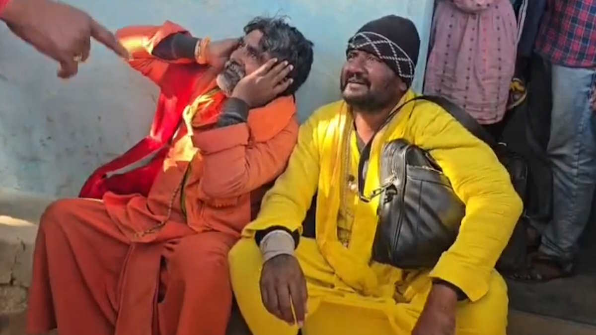 सूरजपुर : तंत्र-मंत्र के शक में ग्रामीणों ने की साधुओं की पिटाई, हाथ देखते ही बेहोश हुआ युवक तो भड़की भीड़…