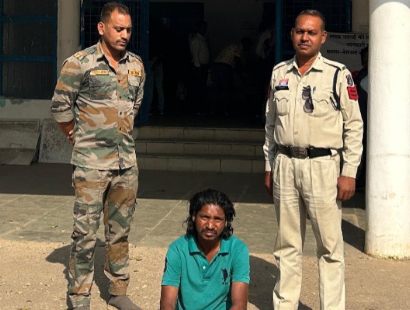 खूनी उधार : ₹3000 के पीछे पड़ोसी बने हैवान, ब्लेड से रेता शरीर; पति-पत्नी सलाखों के पीछे…