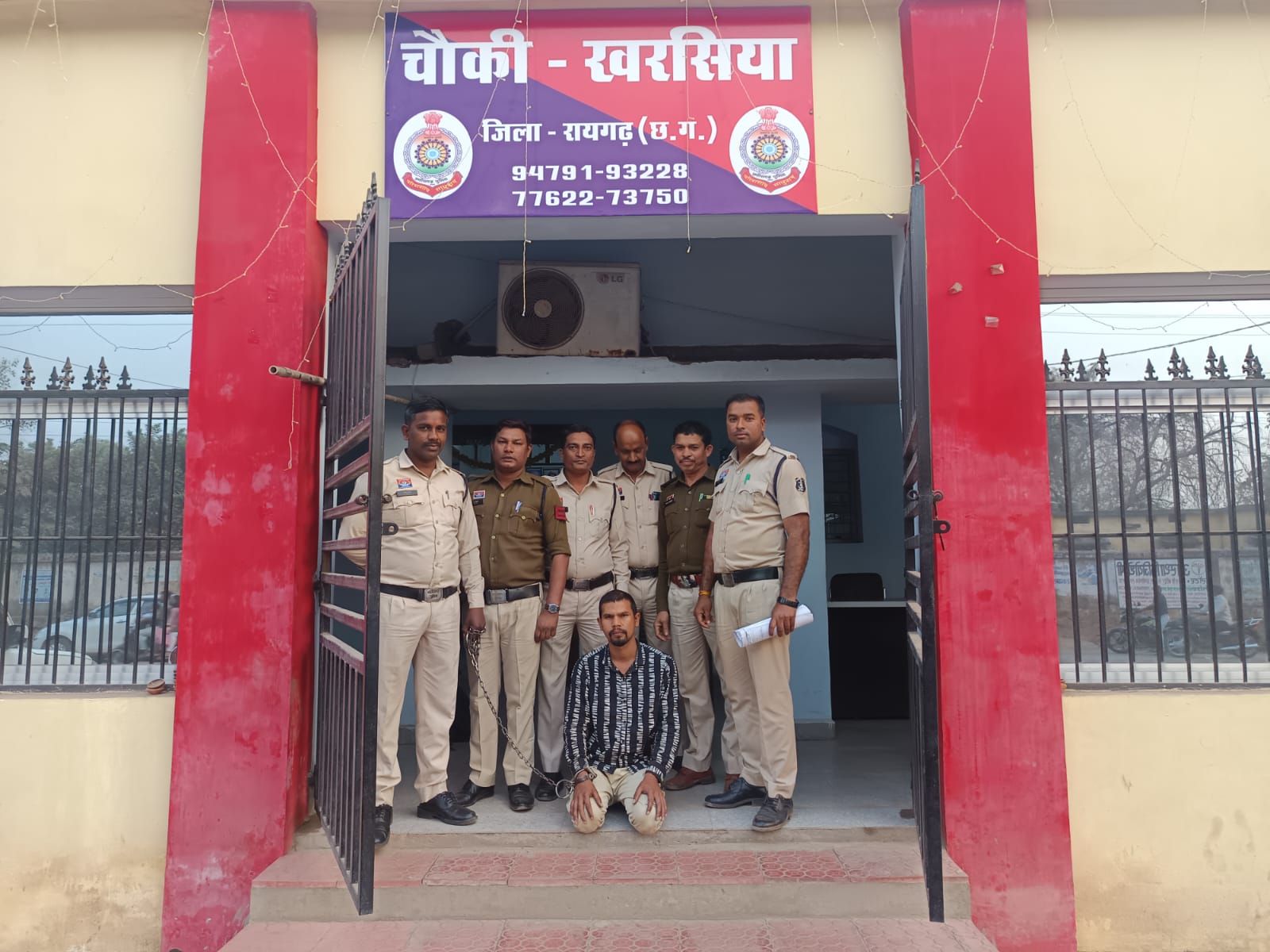 पिता की मौत पर टिप्पणी पड़ी भारी : ईंटों से कुचलकर युवक को जिंदा जलाया, रायगढ़ पुलिस ने हत्यारे को दबोचा… पिता की मौत पर टिप्पणी पड़ी भारी : ईंटों से कुचलकर युवक को जिंदा जलाया, रायगढ़ पुलिस ने हत्यारे को दबोचा…