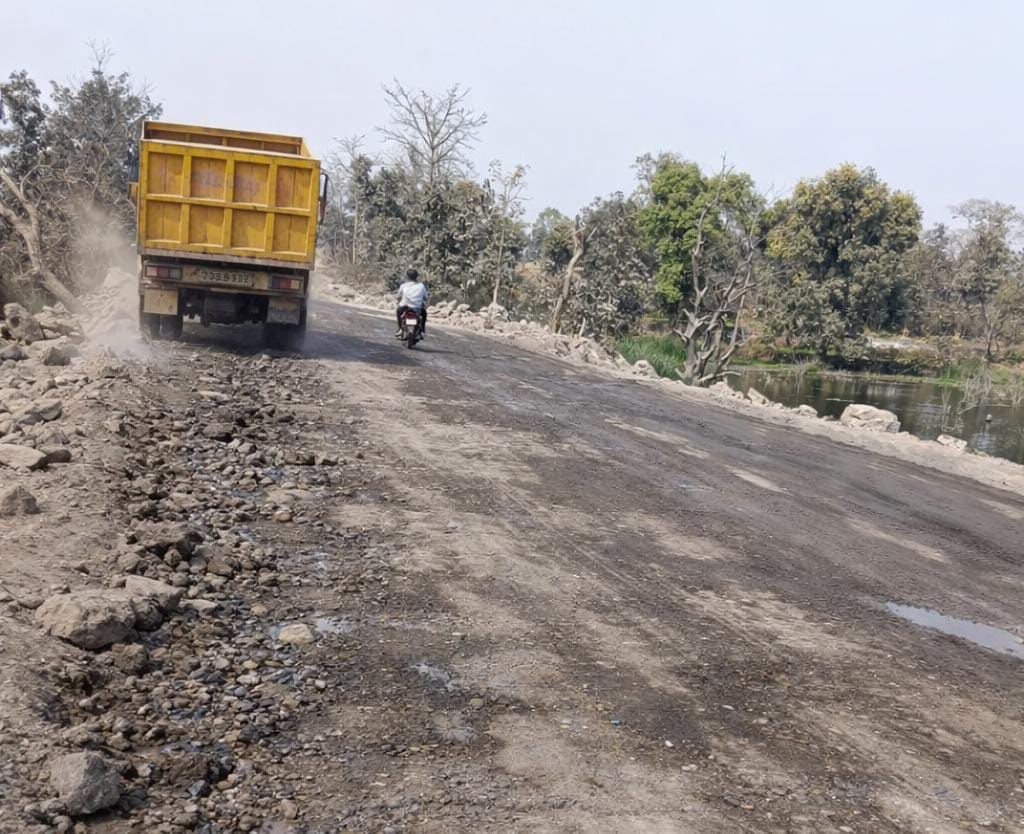 छाल क्षेत्र की बदहाल सड़कों के दिन फिरे : 22 करोड़ से चमकेगा मुख्य मार्ग, ग्रामीणों को जर्जर रास्तों से मिलेगी मुक्ति… छाल क्षेत्र की बदहाल सड़कों के दिन फिरे : 22 करोड़ से चमकेगा मुख्य मार्ग, ग्रामीणों को जर्जर रास्तों से मिलेगी मुक्ति…