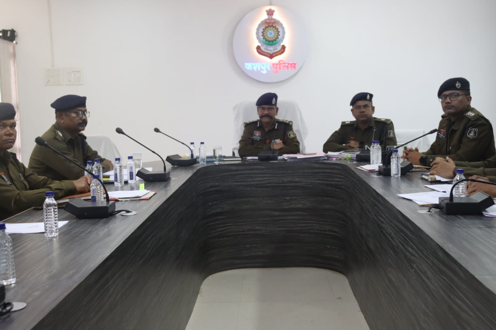 जशपुर पुलिस का ‘एक्शन प्लान’ : होली पर हुड़दंगियों की खैर नहीं, DIG डॉ. लाल उमेद सिंह ने दी सख्त चेतावनी…
