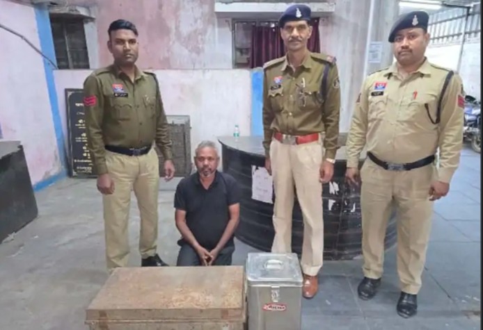 BREAKING – रायगढ़ पुलिस का ‘ऑपरेशन क्लीन’: ओडिशा से तस्करी कर लाया गया 12 किलो गांजा जब्त, तस्कर गिरफ्तार