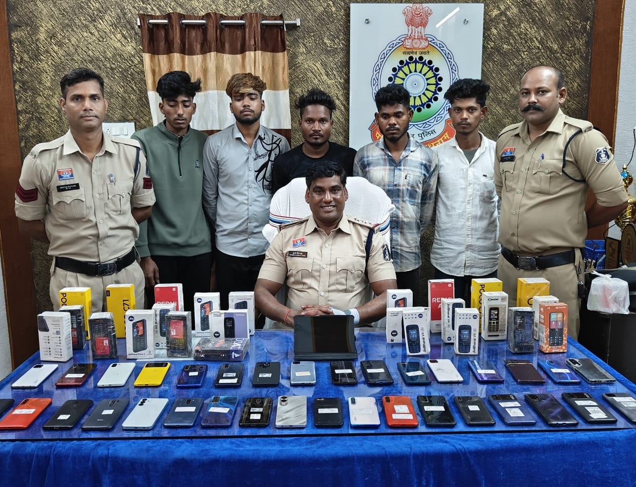 पत्थलगांव से चलकर रायगढ़ में फैलाया था आतंक : मोबाइल शॉप से बैंक की तिजोरी तक थी नजर; शातिर अरसलान और उसके गुर्गे पुलिस के शिकंजे में!…