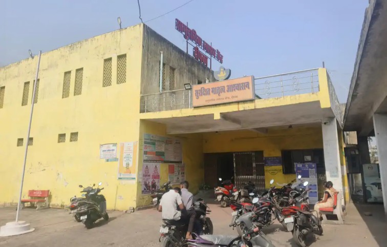 दीपका सामुदायिक स्वास्थ्य केंद्र बना ‘राम भरोसे’: 9 बजे का वक्त, 11 बजे तक ताले ; तड़पते रहे मरीज, नदारद रहे डॉक्टर…