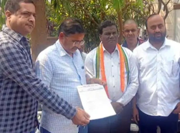 रायगढ़ में ‘माफिया राज’ के खिलाफ हल्लाबोल: भारी वाहनों की रफ्तार और बढ़ते अपराधों पर कांग्रेस ने एसएसपी को घेरा…