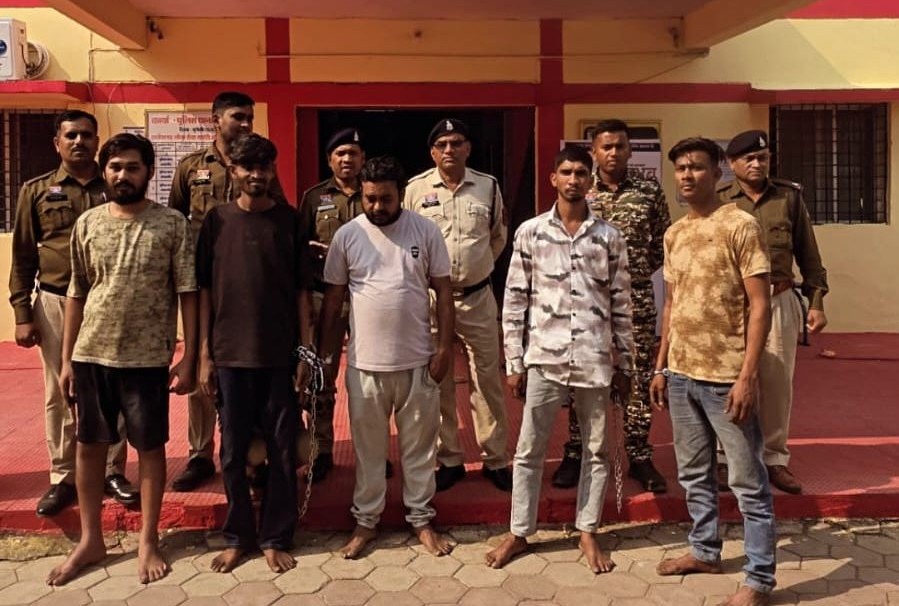 ब्रेकिंग न्यूज़ : मुंगेली में ‘ड्रग्स वाले भाजपा पार्षद’ का भंडाफोड़… ‘ऑपरेशन बाज’ ने श्मशान घाट पर घेरा, प्रयागराज से जुड़ा था नशे का काला साम्राज्य…