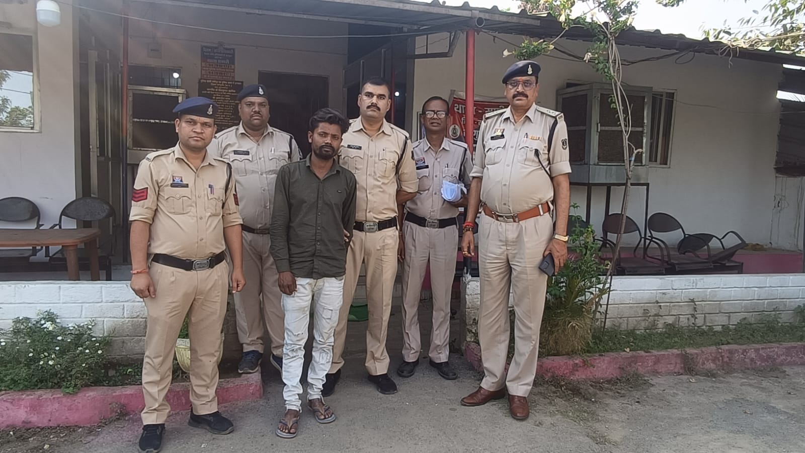 सरगुजा पुलिस की बड़ी कार्रवाई : नाबालिग से दुष्कर्म का आरोपी जम्मू से गिरफ्तार!…