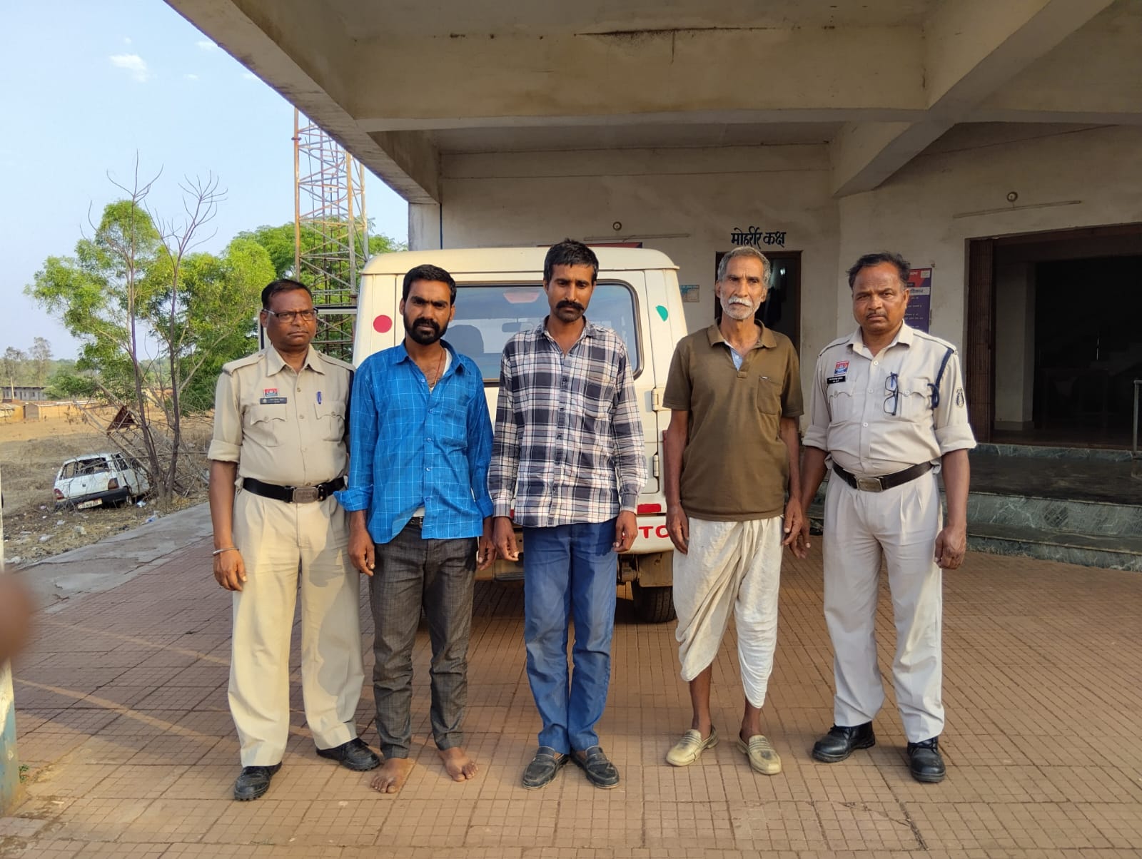 जशपुर पुलिस की बड़ी कार्रवाई : शासकीय जमीन विवाद में ‘खूनी संघर्ष’, पिता और दो बेटों ने बोला जानलेवा हमला, अब सलाखों के पीछे…