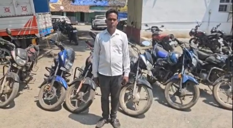 लैलूंगा ब्रेकिंग : मजबूरी का सौदा करने वाला बड़ा सूदखोर गिरफ्तार, गिरवी रखी 8 बाइक और ‘काली कमाई’ का रजिस्टर बरामद!…