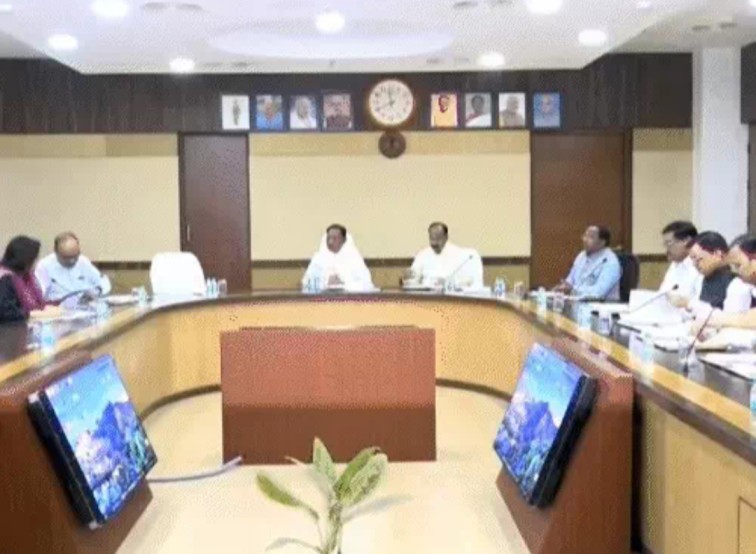 छत्तीसगढ़ में ‘समानता’ का नया अध्याय; साय कैबिनेट ने दी UCC को हरी झंडी…