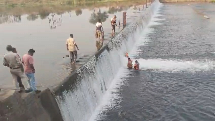 मौत के मुहाने पर सेल्फी और पिकनिक पर ‘ब्रेक’: रायगढ़ के पंचधारी एनीकट में अब एंट्री बैन, उल्लंघन पर होंगी सीधी FIR…