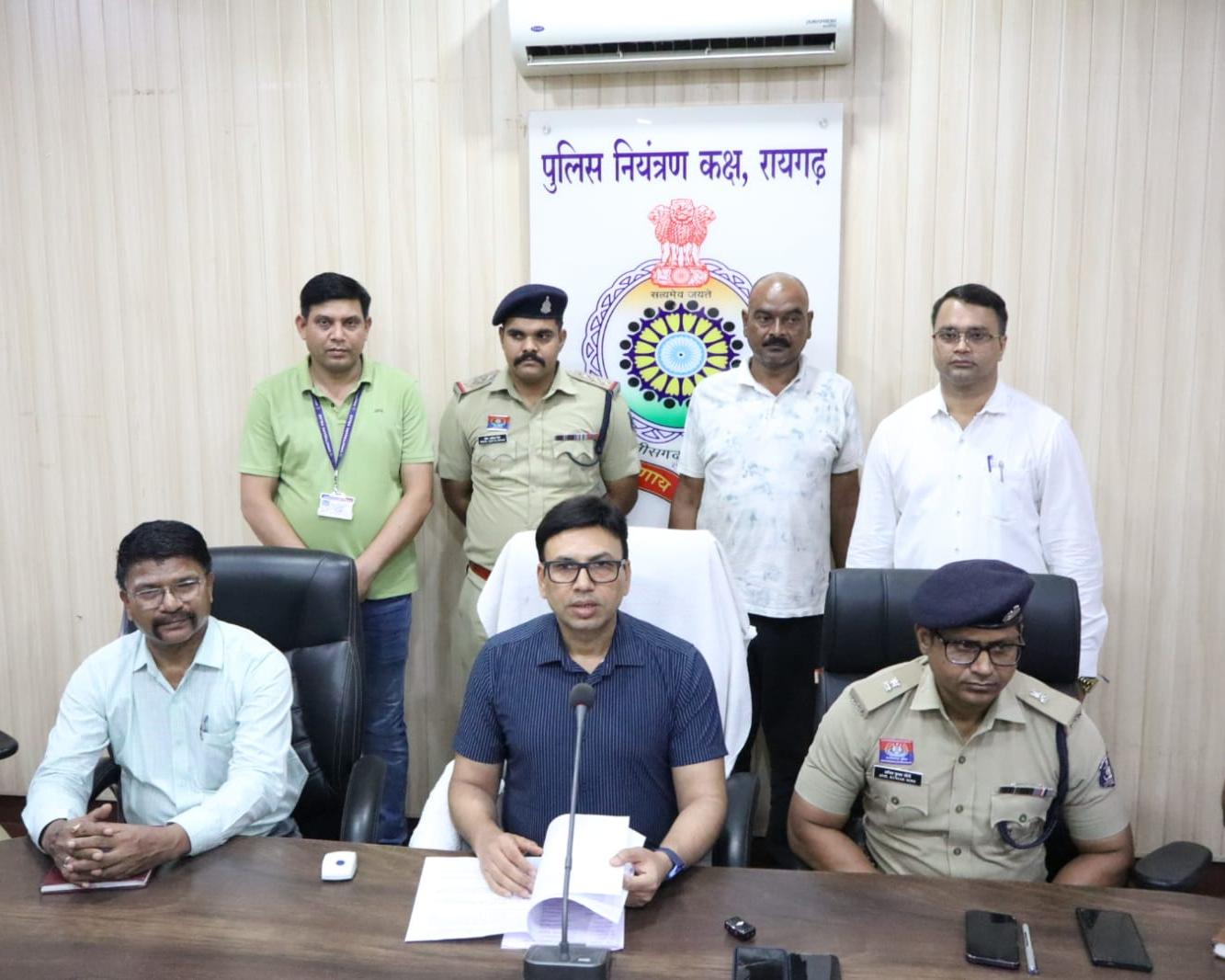 महा-पर्दाफाश : रायगढ़ में ‘ब्रांडेड’ बोतलों में परोसी जा रही थी ‘मौत’! पुलिस के ‘ऑपरेशन आघात’ ने तोड़ी नकली शराब सिंडिकेट की कमर…