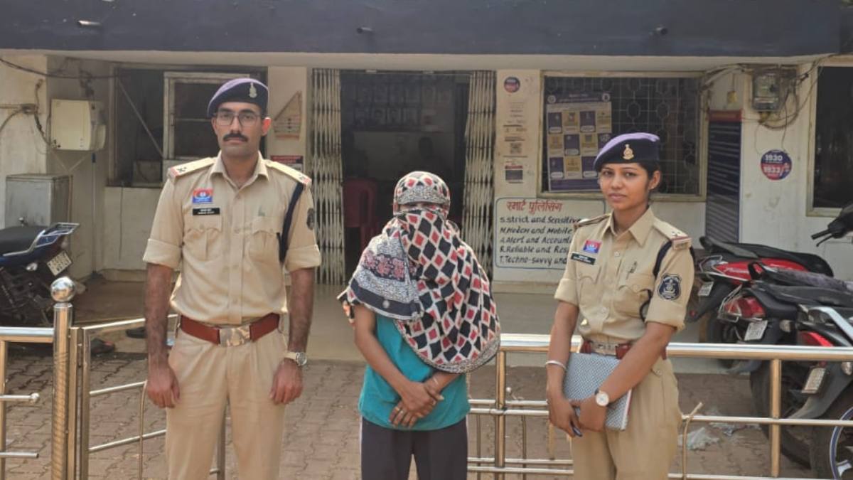 दुर्ग में ‘चिट्टा क्वीन’ गिरफ्तार : निर्माणाधीन स्कूल को बना रखा था नशे का अड्डा, 10 लाख की हेरोइन जब्त…