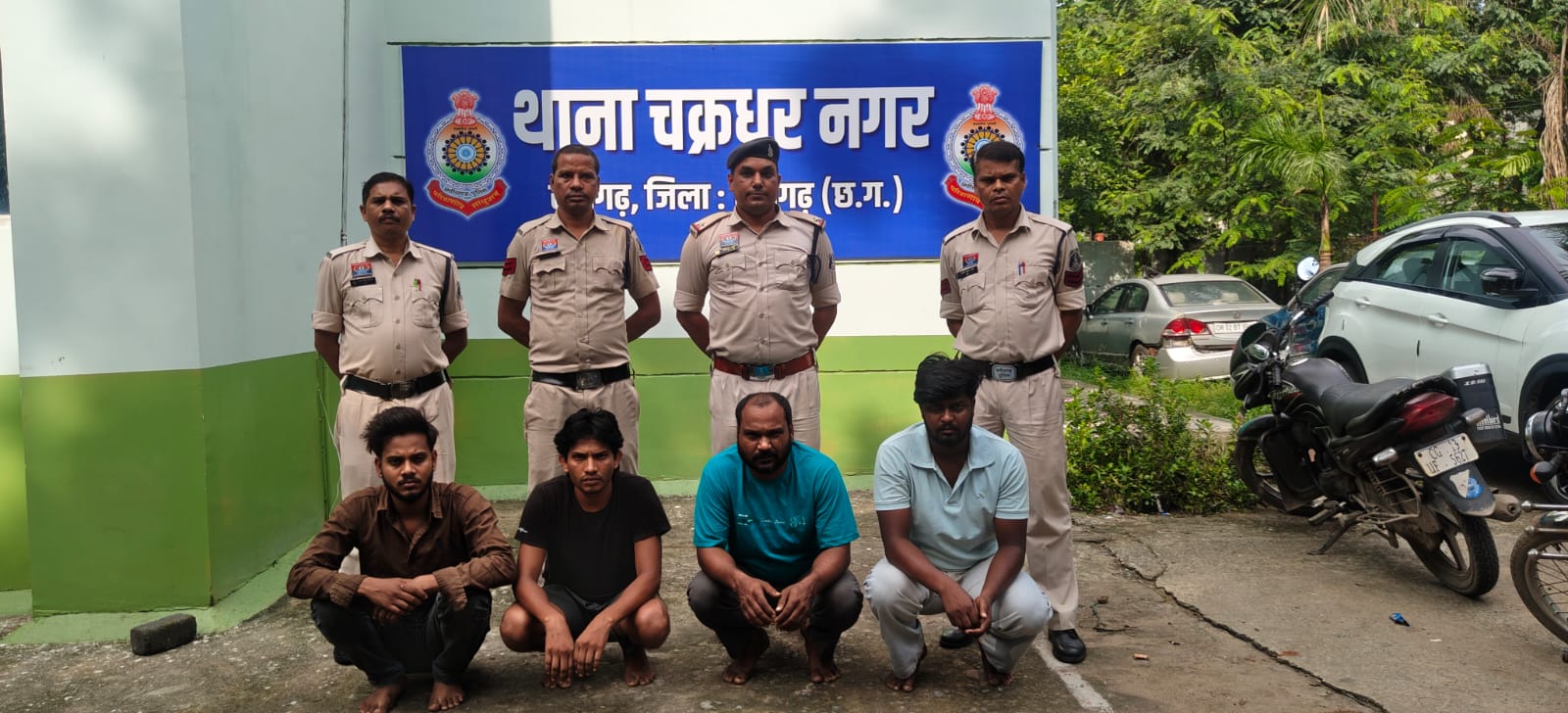 रायगढ़ पुलिस का ‘ऑपरेशन क्लीन हंट’ : फर्जी ड्राइवर और फर्जी नंबर प्लेट से 14 लाख का लोहा पार करने वाले अंतरराज्यीय गिरोह का पर्दाफाश; 4 गिरफ्तार, 2 की तलाश…