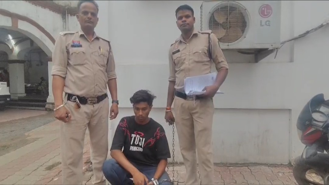रायगढ़ पुलिस की बड़ी कार्रवाई: किशोरी को दूसरी बार अगवा कर बिलासपुर ले जाने वाला 18 वर्षीय अनुज गिरफ्तार, केवड़ाबाड़ी महादेव मंदिर के पास से नाबालिग सकुशल बरामद…